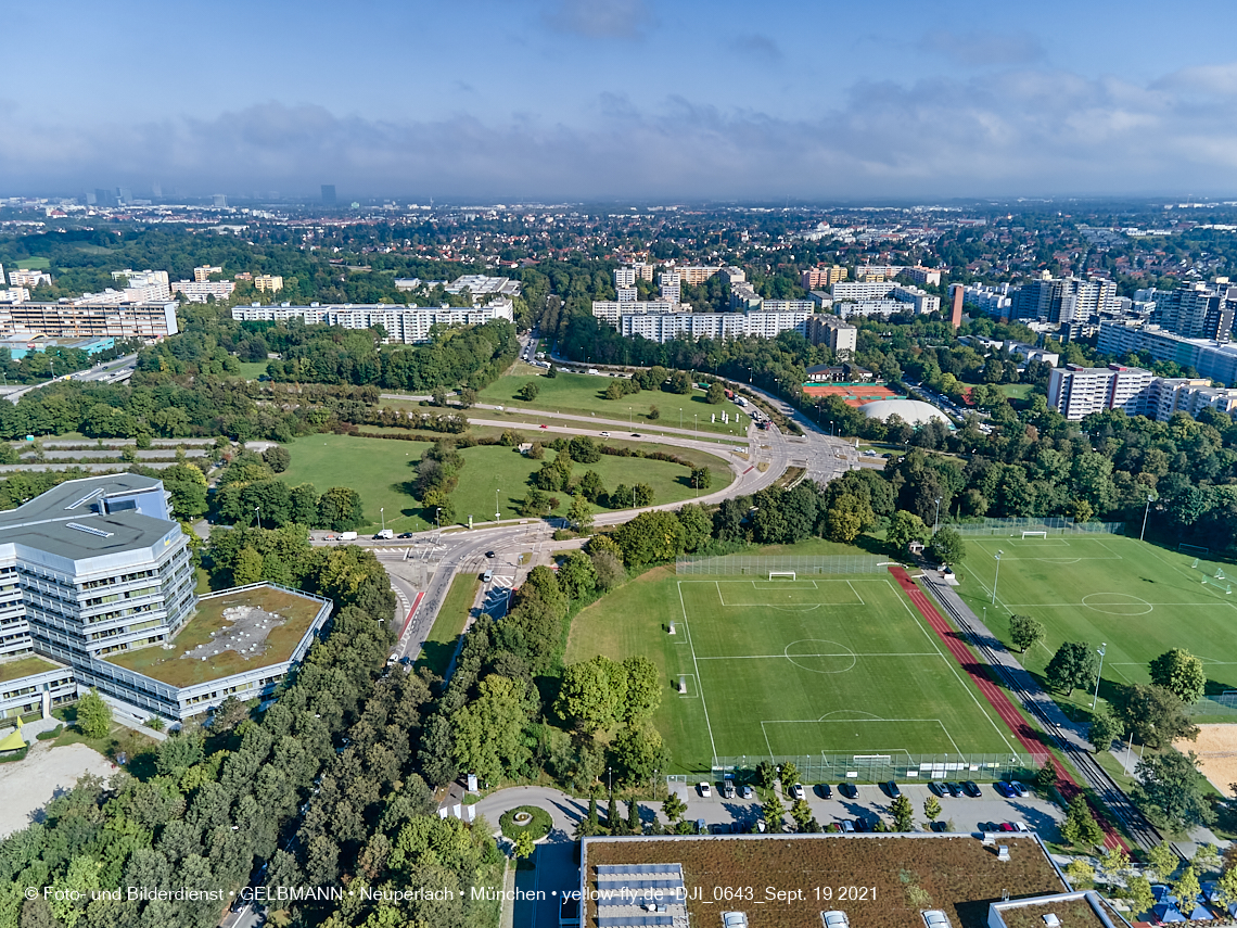 19.09.2021 - Rentenversicherung - SVN-Sportanlage, Sportanlage Perlach-Ost - Mittelschule Gerhard-Hauptmann-Ring in Neuperlach 